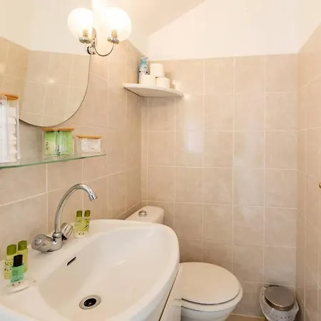 Heart Of Saint-germain Only 3 Minutes From The Amaizing Luxembourg Gardens Appartamento *