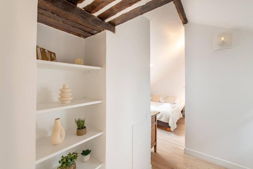 Heart Of Saint-germain Only 3 Minutes From The Amaizing Luxembourg Gardens Parigi